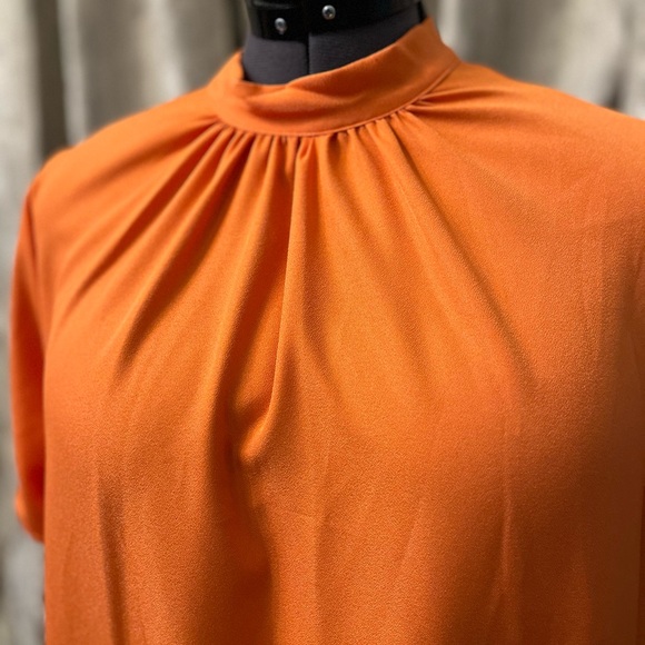 Adorable ladies short sleeve dress with ruffle and bow - Picture 3 of 6